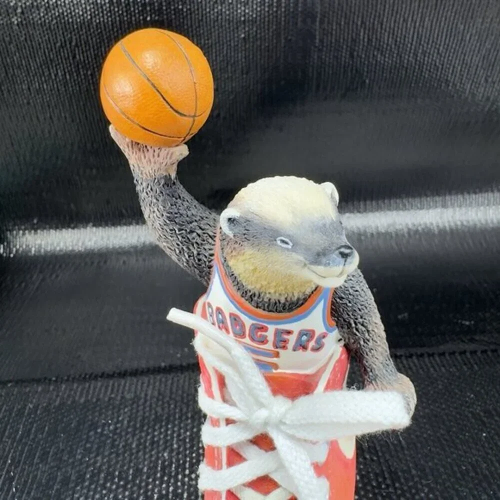 1999 RECO Fancy Footwork‎ Jean Everett Figurine Resin Hook Shot Vintage Figure